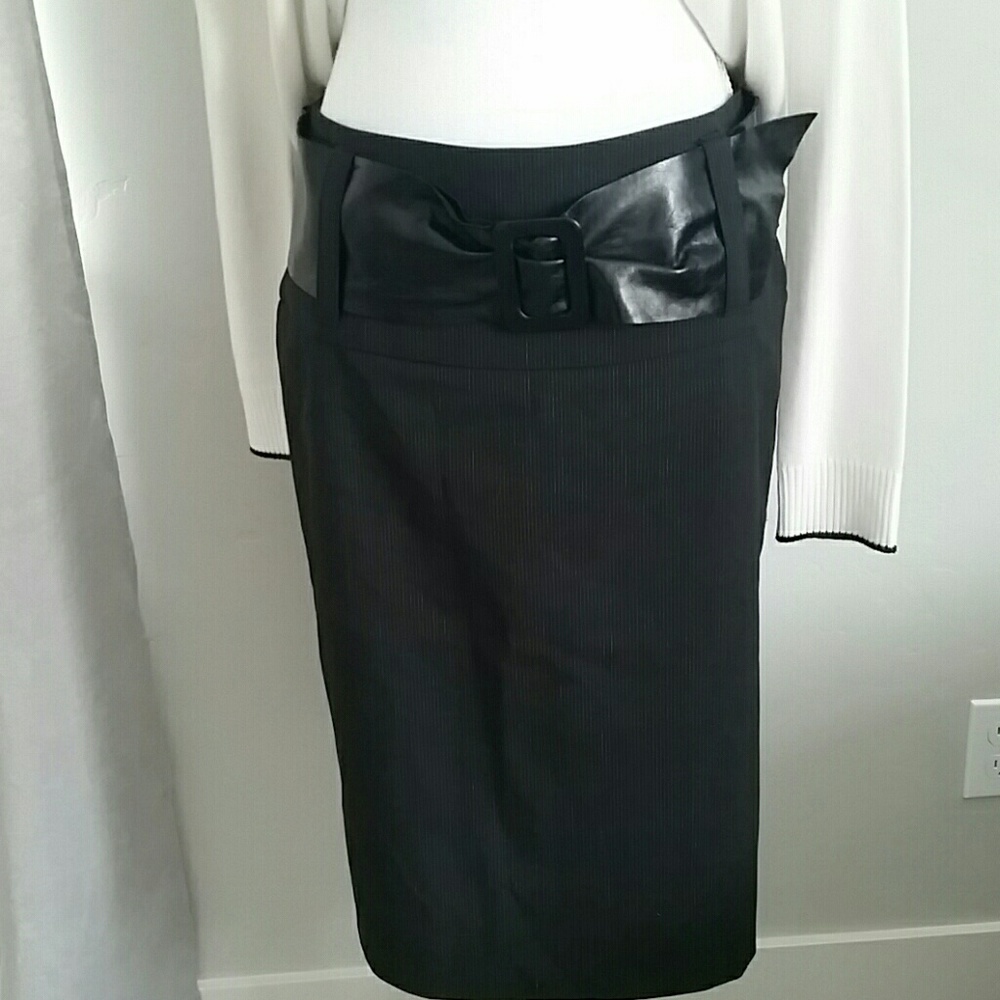 Studio Y pencil skirt sz 9 black nwot